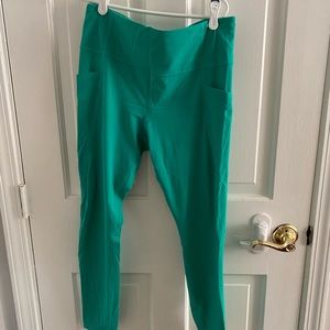Athleta Salutation Stash Pocket Tight